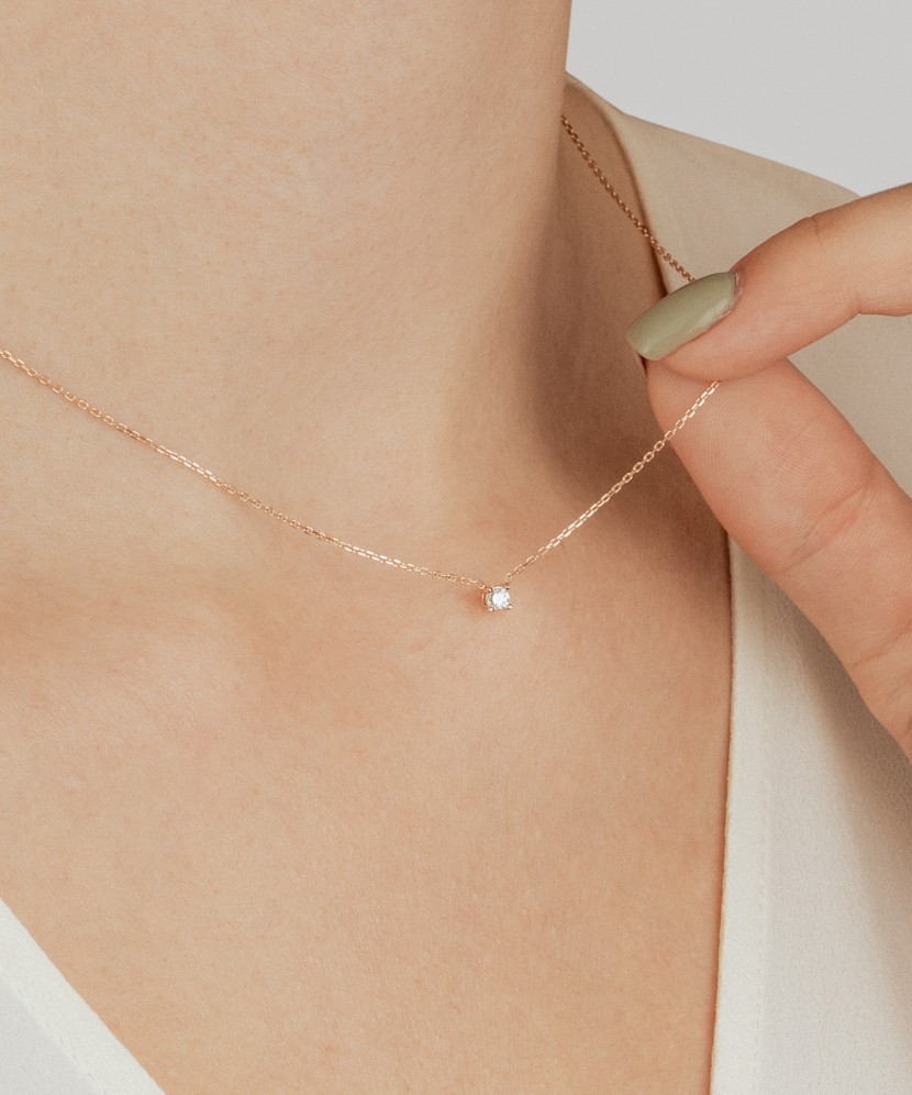 Zelta ķēdīte ar briljanta piekariņu