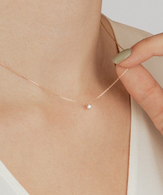 Zelta ķēdīte ar briljanta piekariņu