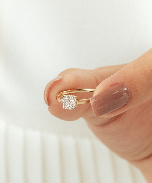 Zelta gredzens ar dimantiem