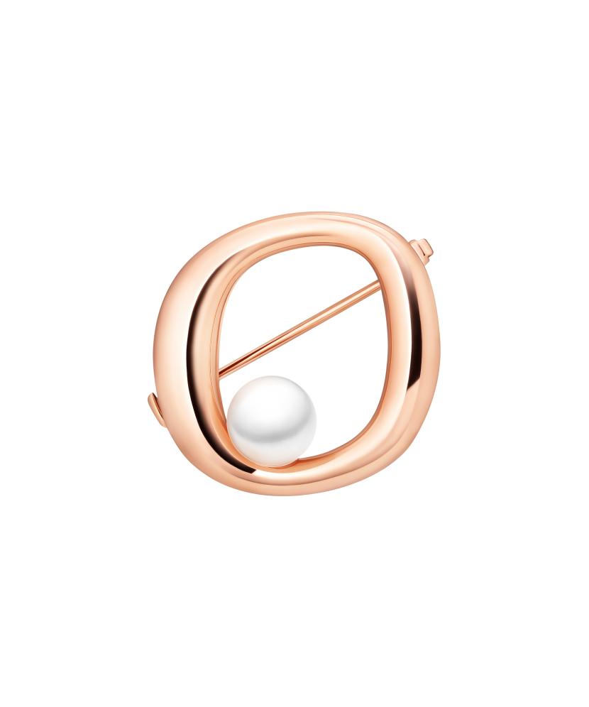 Apzeltīta sudraba piespraude ar pērli