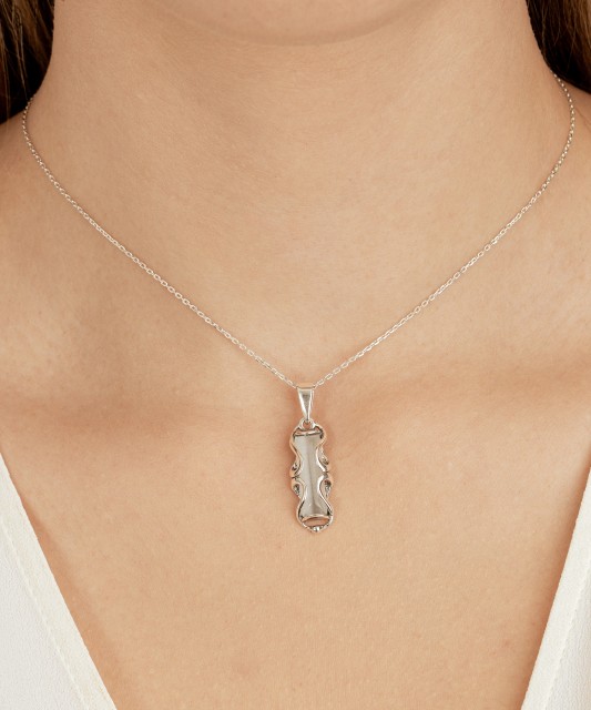 Sudraba piekariņš ar kaķa acs akmeni