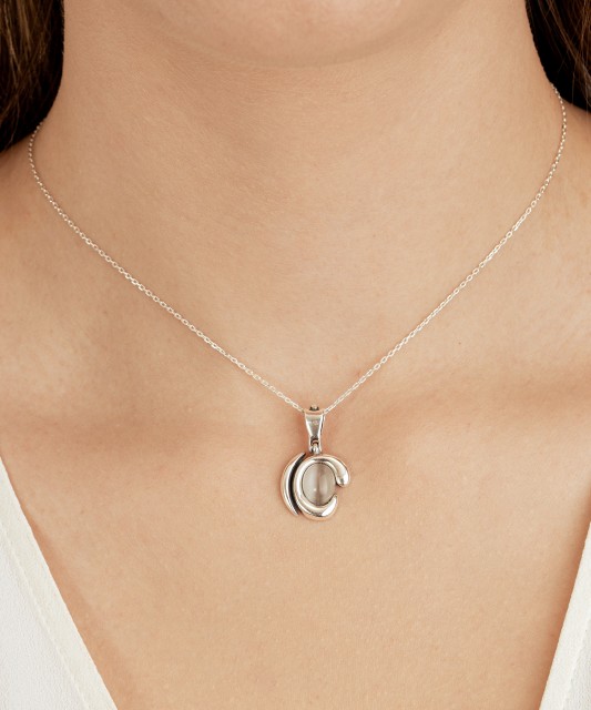 Sudraba piekariņš ar kaķa acs akmeni