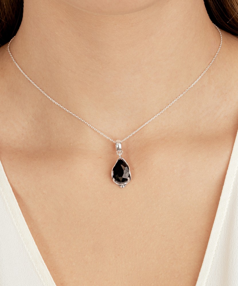 Sudraba piekariņš ar kristālu