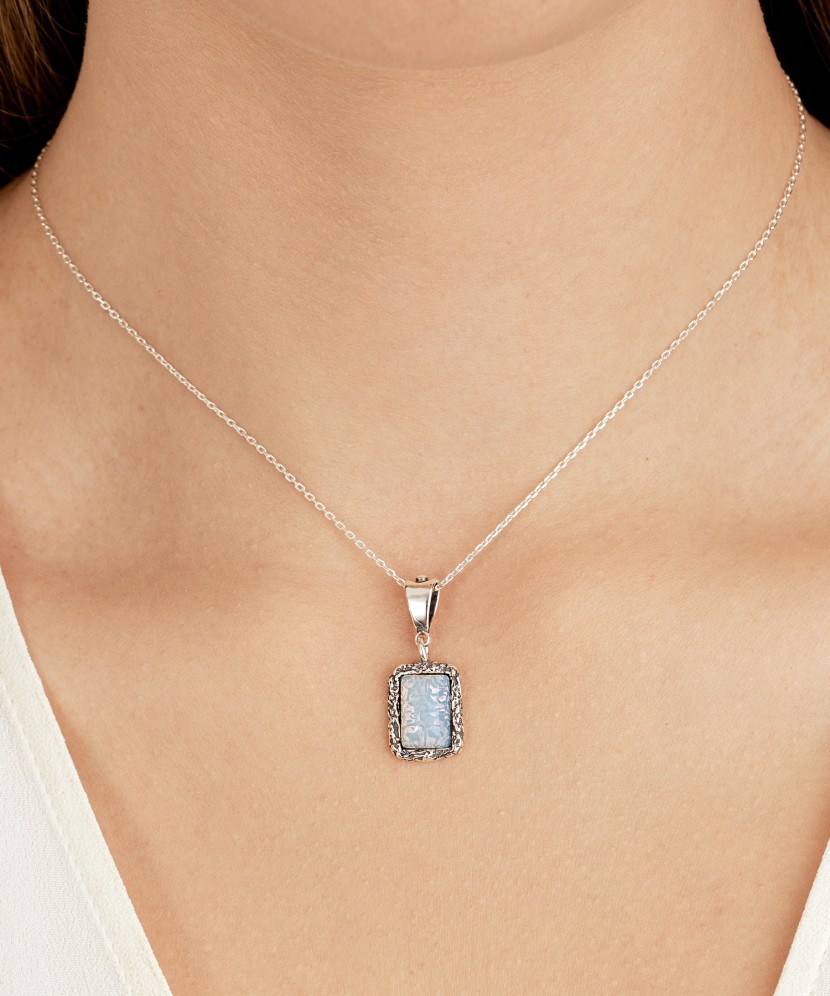 Sudraba piekari ar mēness akmeni