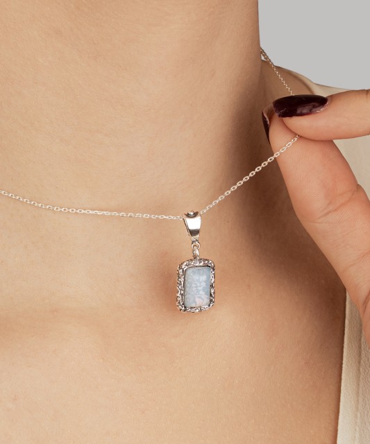 Серебряный кулон с лунным камнем