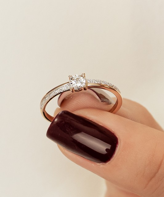 Zelta gredzens ar dimantu