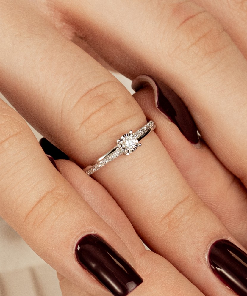 Baltā zelta gredzens ar briljantiem