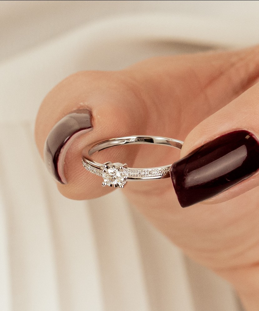 Baltā zelta gredzens ar briljantiem