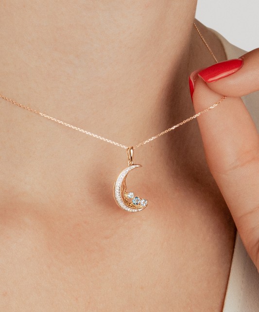 Zelta kulons ar Londonas topāziem, topāziem un dimantiem “Mēness”