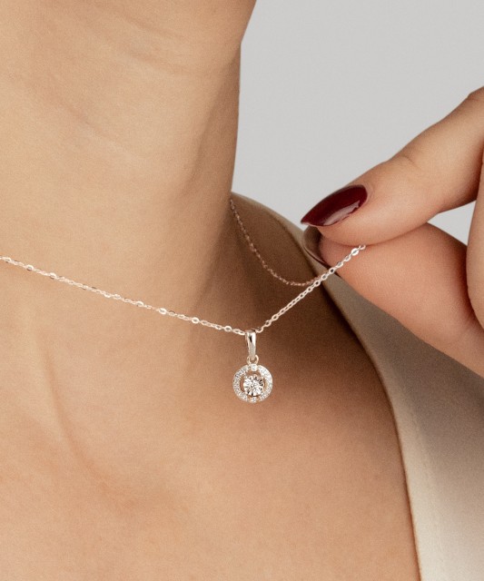 Baltā Zelta Piekariņš Ar Dimantiem