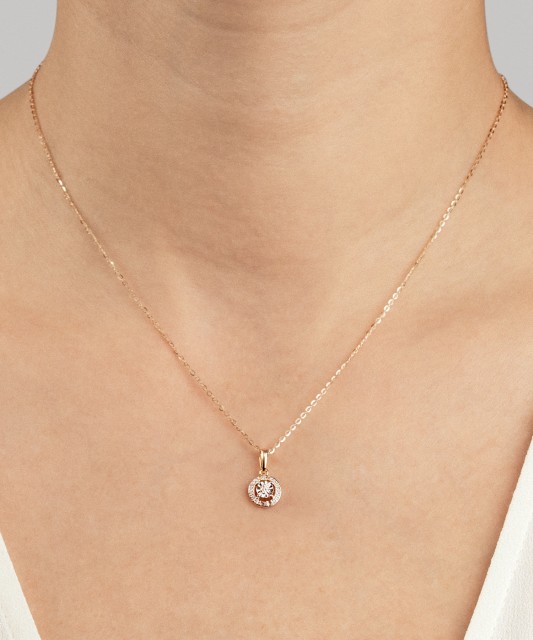 Zelta piekariņš ar briljantiem