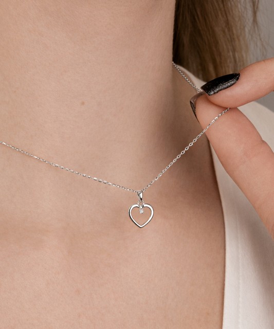 Zelta piekariņš ar briljantiem