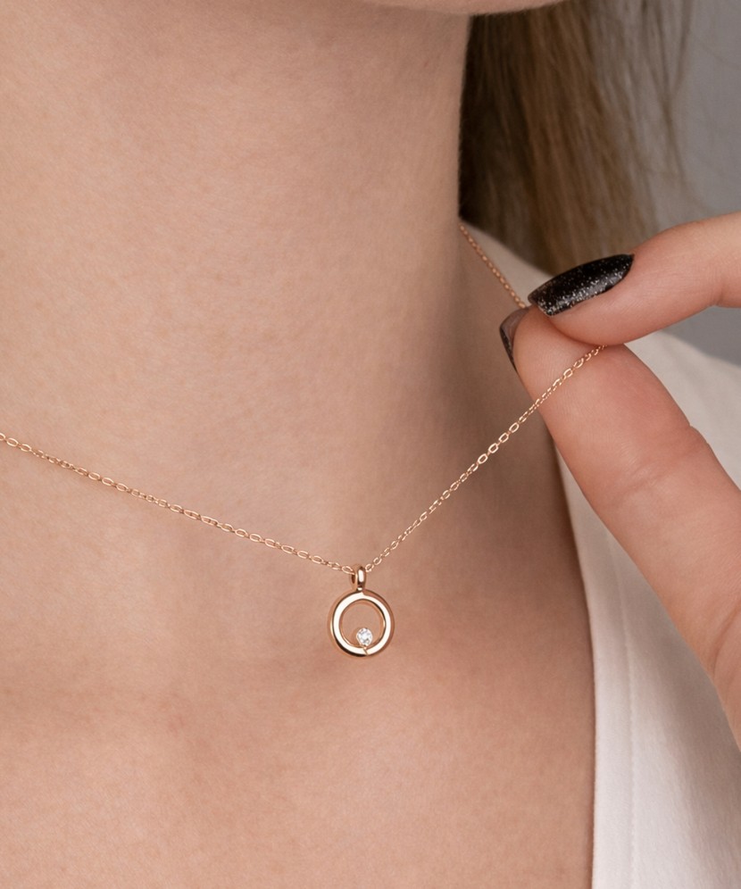 Zelta ķēdīte ar briljanta piekariņu