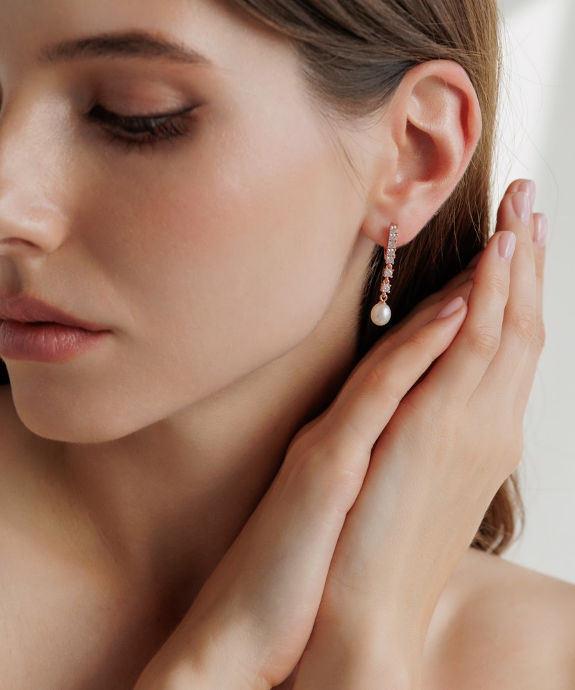 Apzeltīti sudraba auskari ar pērlēm un cirkonijiem