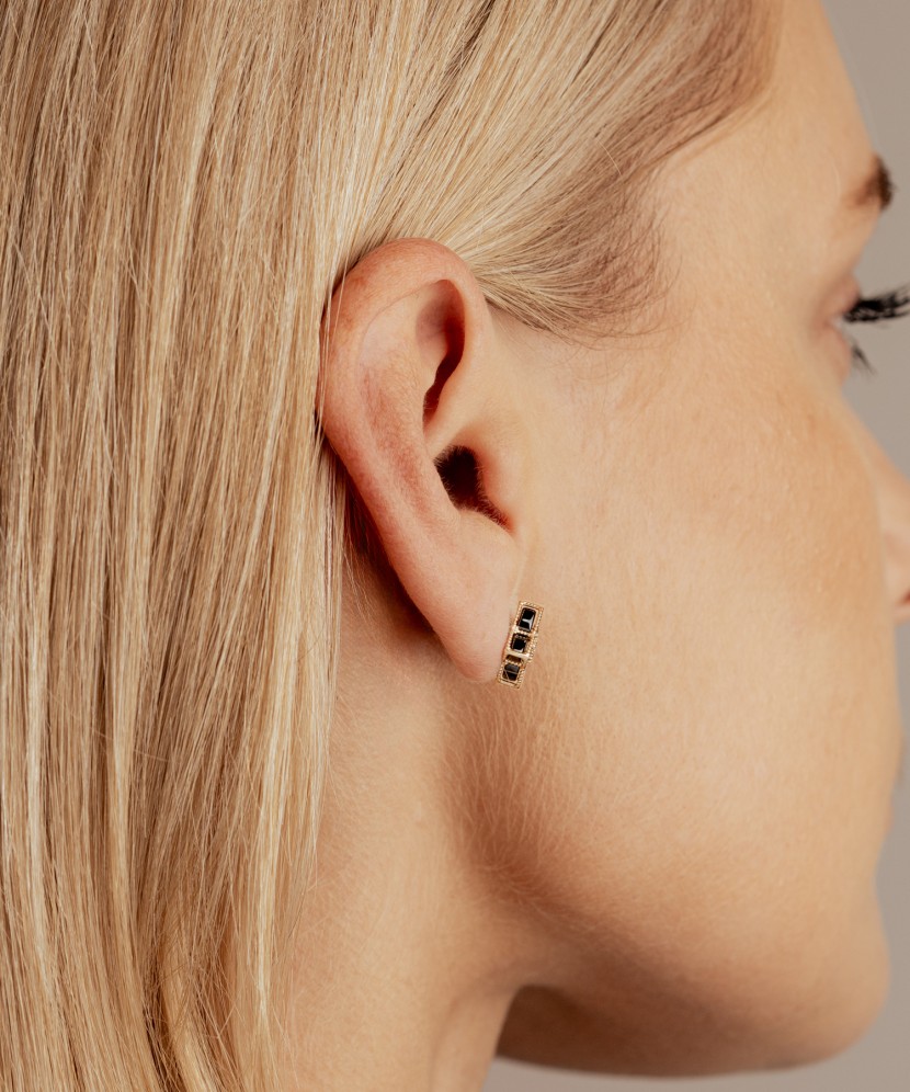 Zelta auskari ar oniksiem un cirkoniem