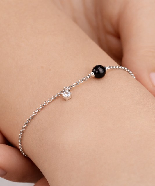 Sudraba rokassprādze ar pērli un cirkoniju