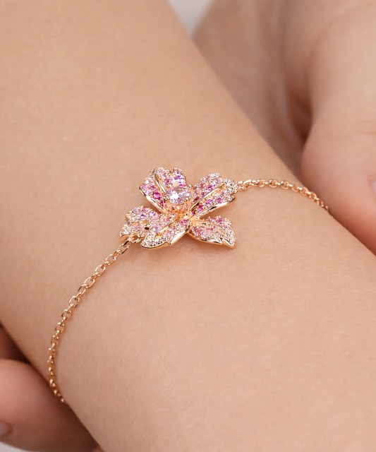 Apzeltīta sudraba rokassprādze ar cirkonijiem