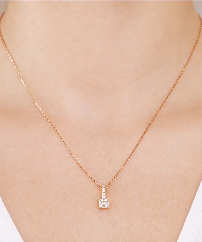 Золотой подвеска с цирконами