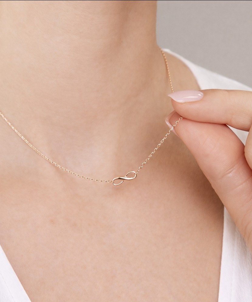 Zelta ķēdīte ar piekariņu "Bezgalība"