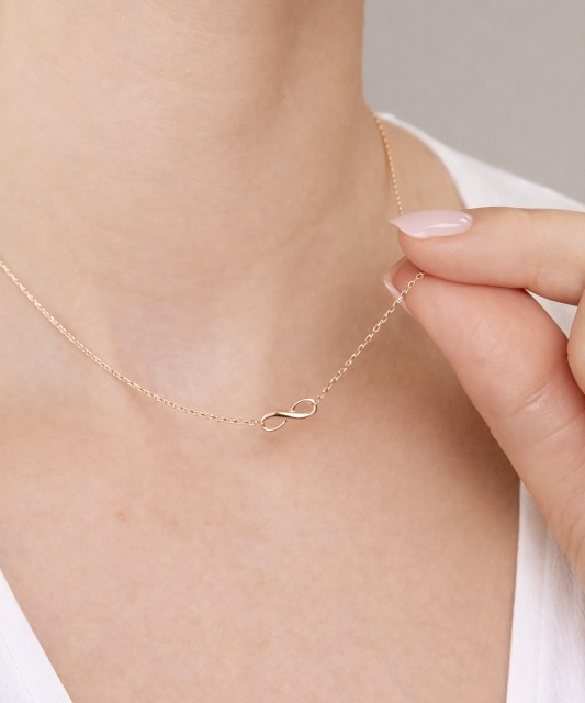 Zelta ķēdīte ar piekariņu "Bezgalība"