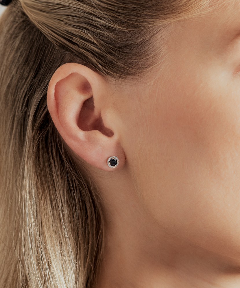 Серьги из желтого золота с сапфирами и бриллиантами