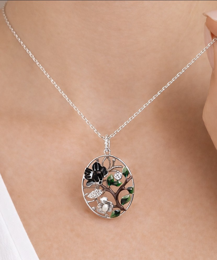 Sudraba piekariņš ar cirkonijiem un emalju