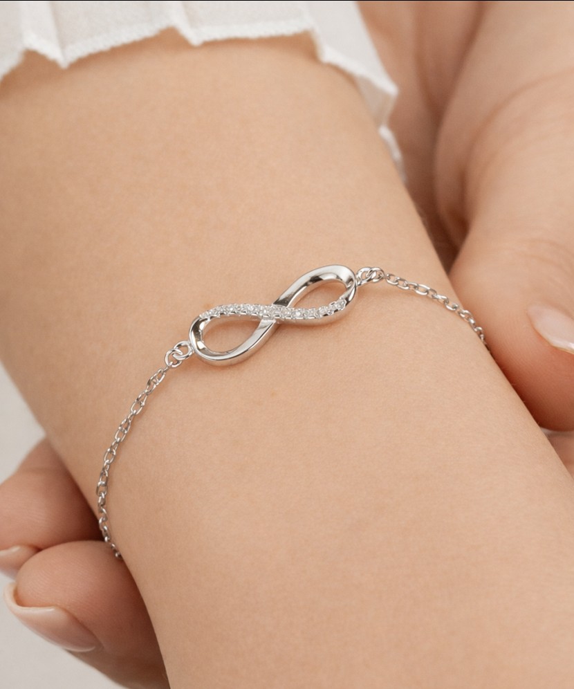 Sudraba rokassprādze ar cirkonijiem