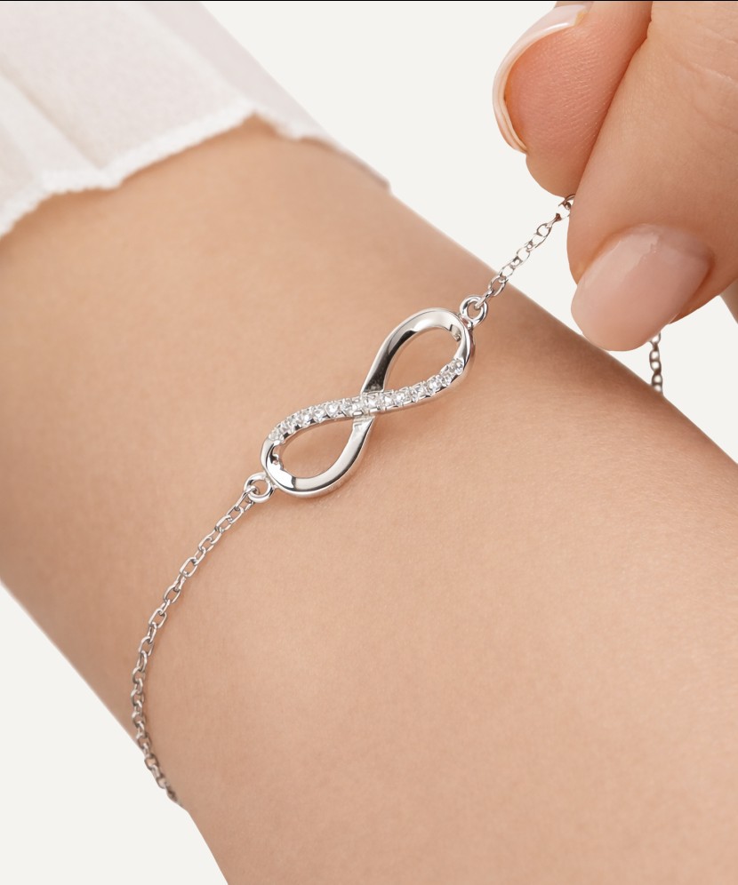 Sudraba rokassprādze ar cirkonijiem