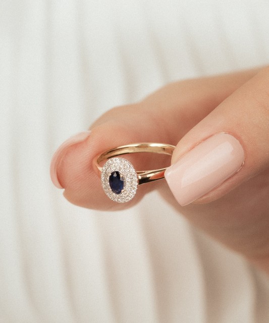 Кольцо из жёлтого золота с сапфирами и бриллиантами