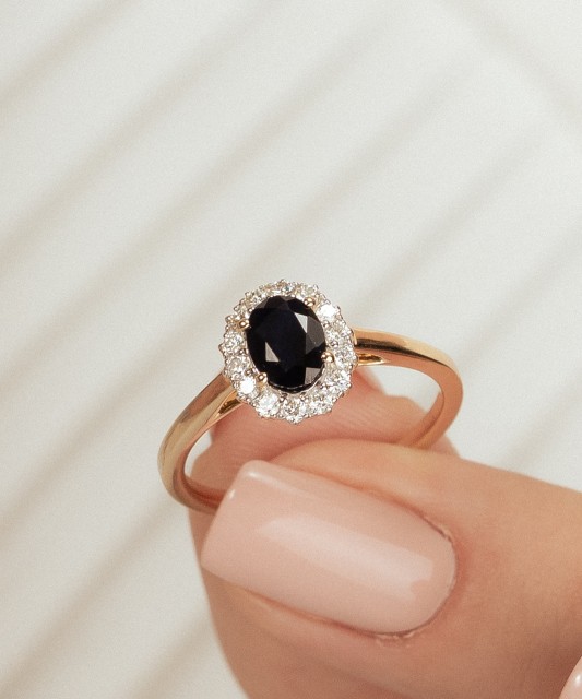 Кольцо из жёлтого золота с сапфирами и бриллиантами