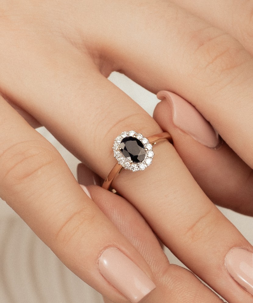 Dzeltenā zelta gredzens ar safīriem un dimantiem