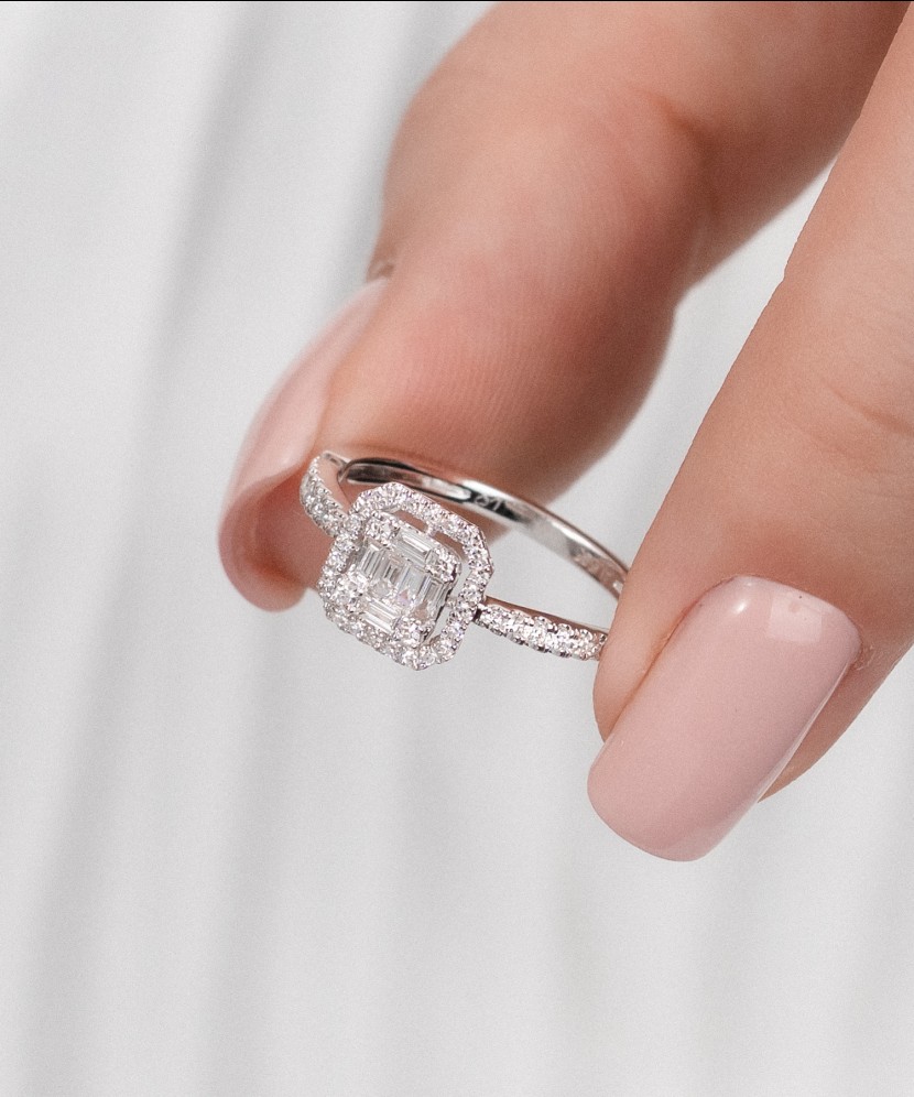 Baltā zelta gredzens ar briljantiem