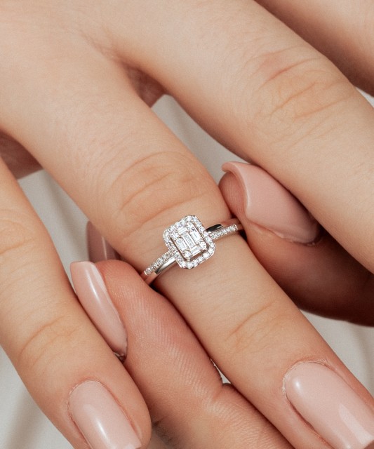 Baltā zelta gredzens ar briljantiem