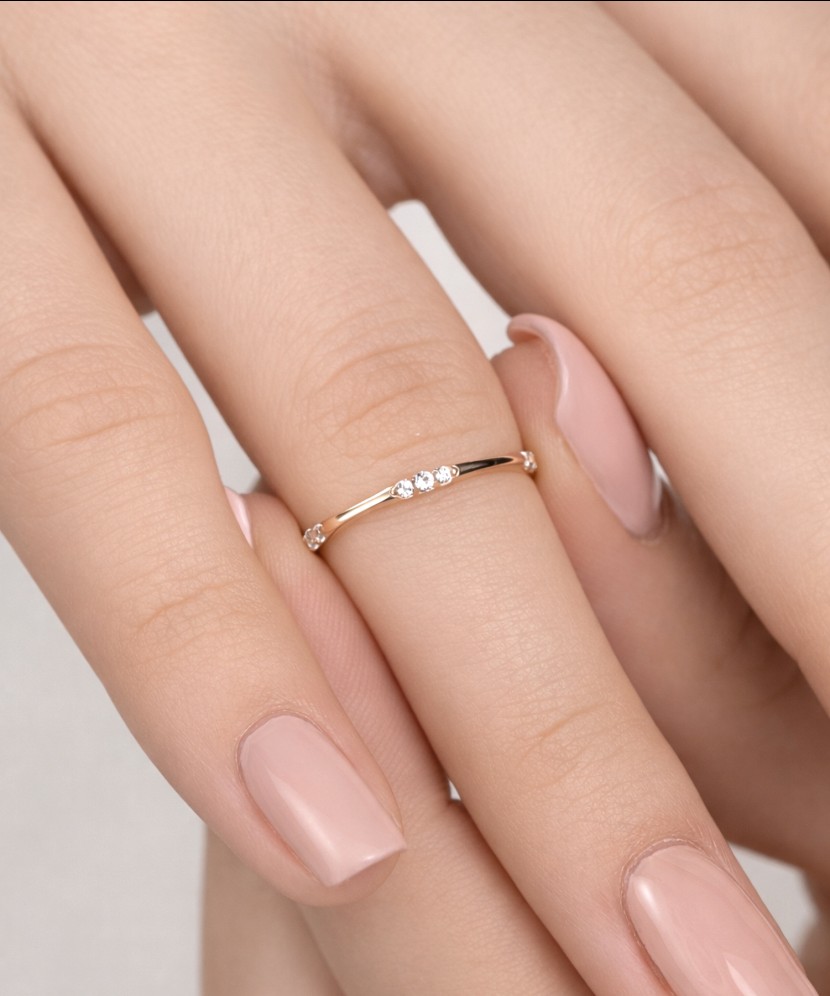 Zelta gredzens ar cirkonijiem