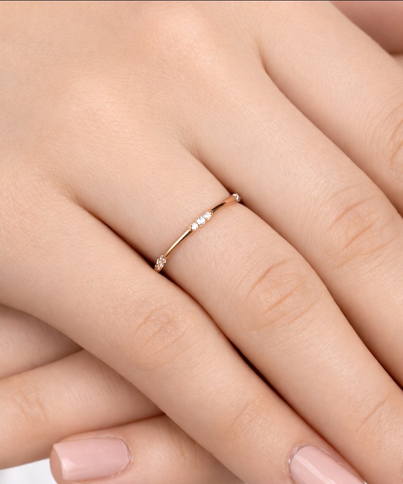 Zelta gredzens ar cirkonijiem