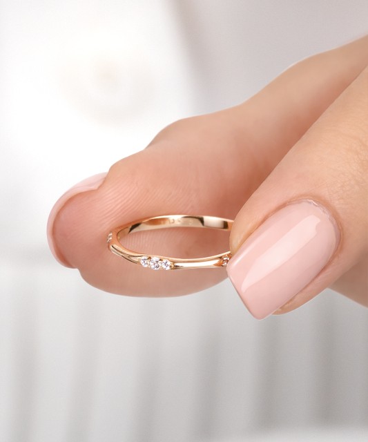 Золотое кольцо с цирконами