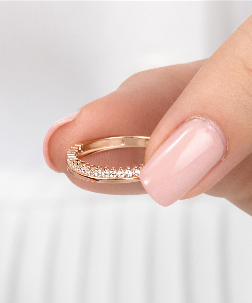 Zelta gredzens ar cirkonijiem