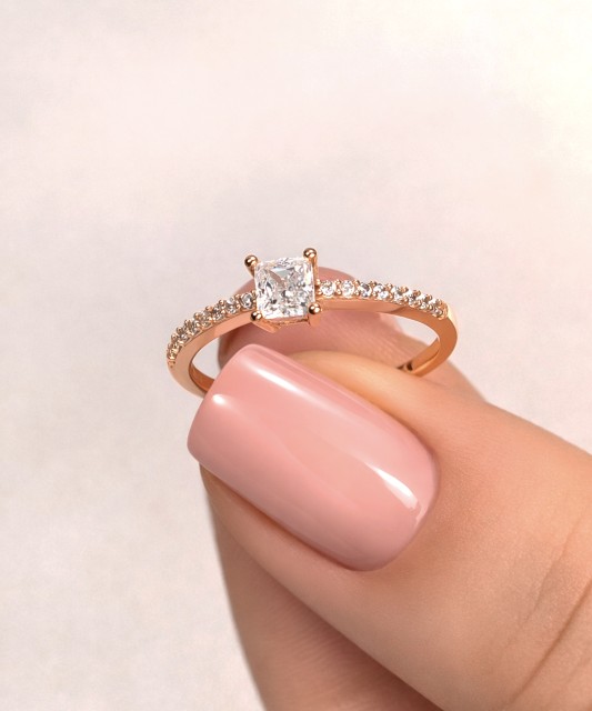 Zelta gredzens ar cirkonijiem