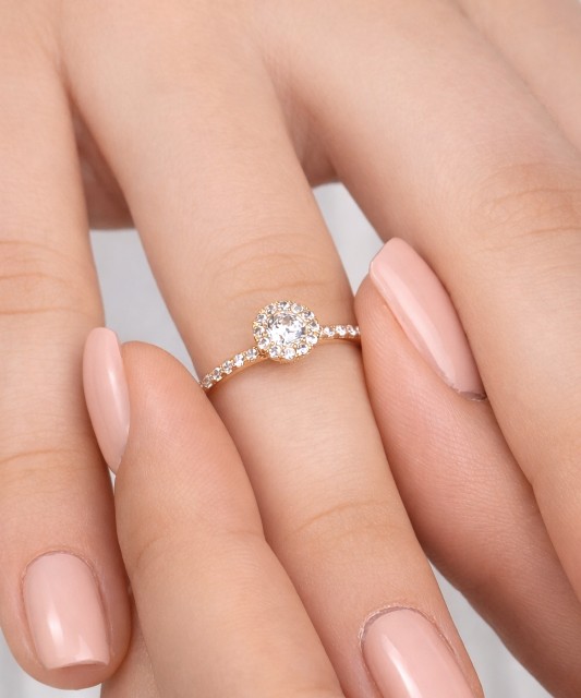 Zelta gredzens ar cirkonijiem