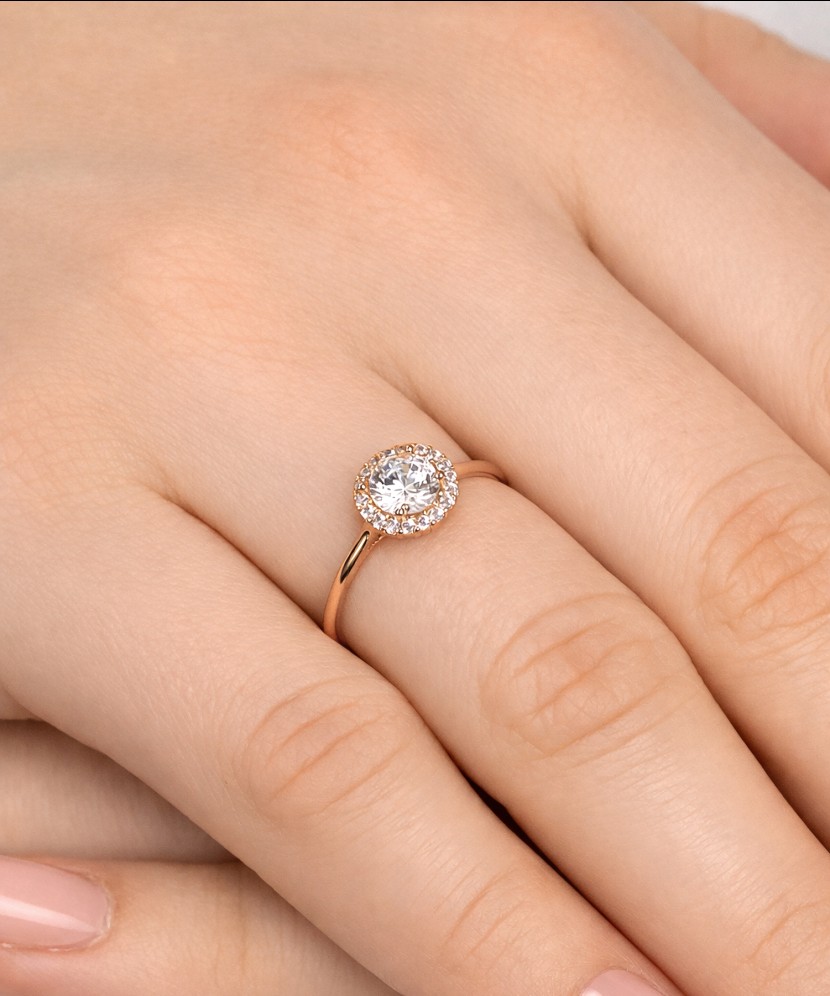 Zelta gredzens ar cirkonijiem