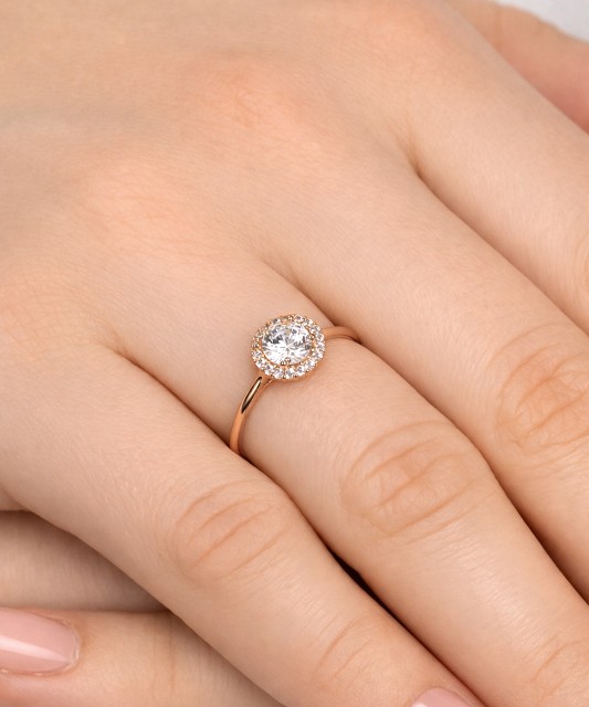 Zelta gredzens ar cirkonijiem