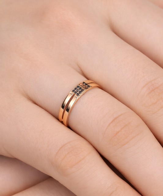 Золотое кольцо с цирконами