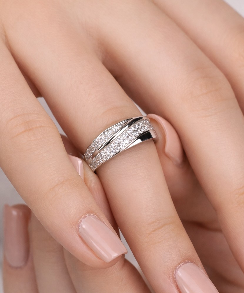 Sudraba gredzens ar cirkonijiem