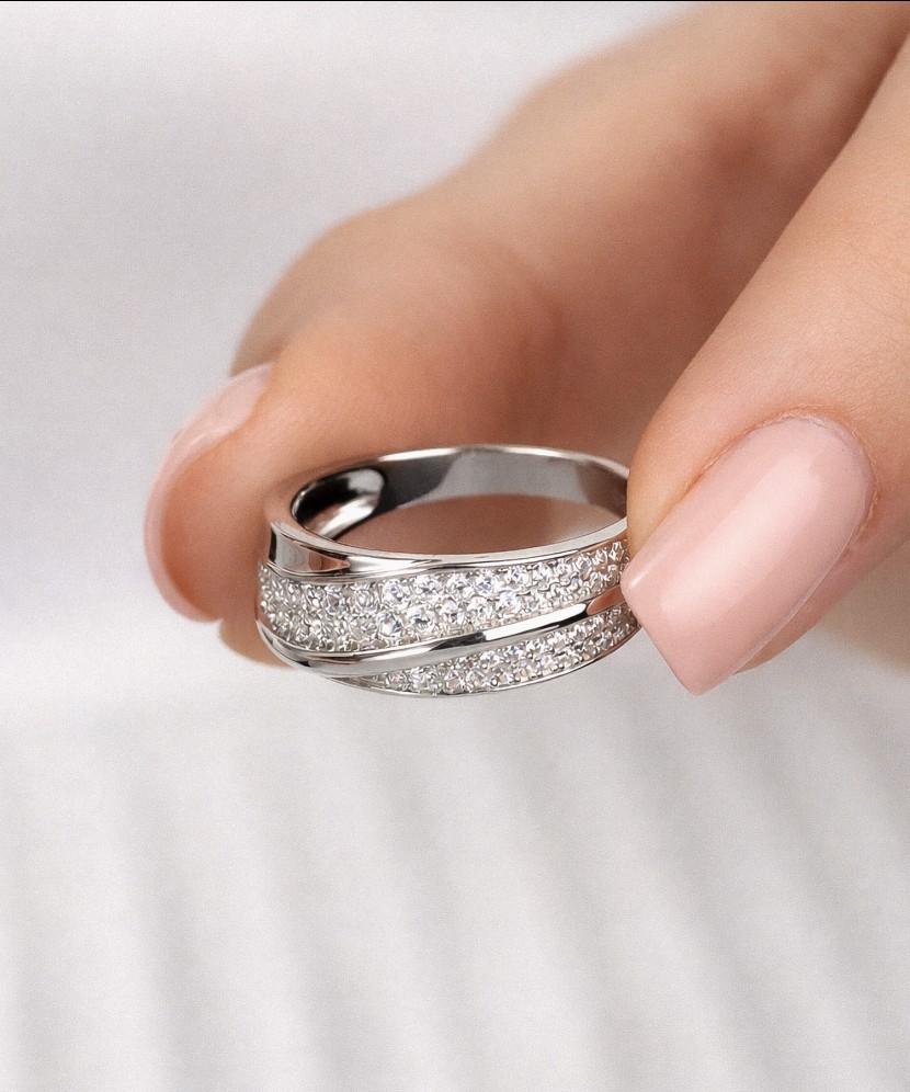 Sudraba gredzens ar cirkonijiem