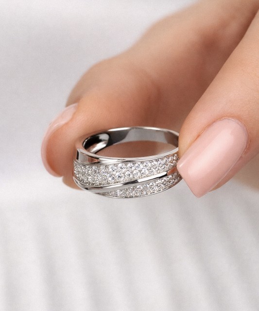 Sudraba gredzens ar cirkonijiem