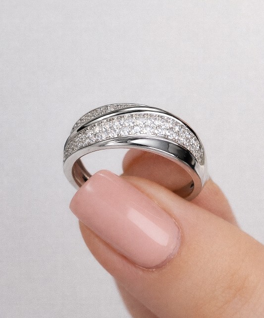 Sudraba gredzens ar cirkonijiem