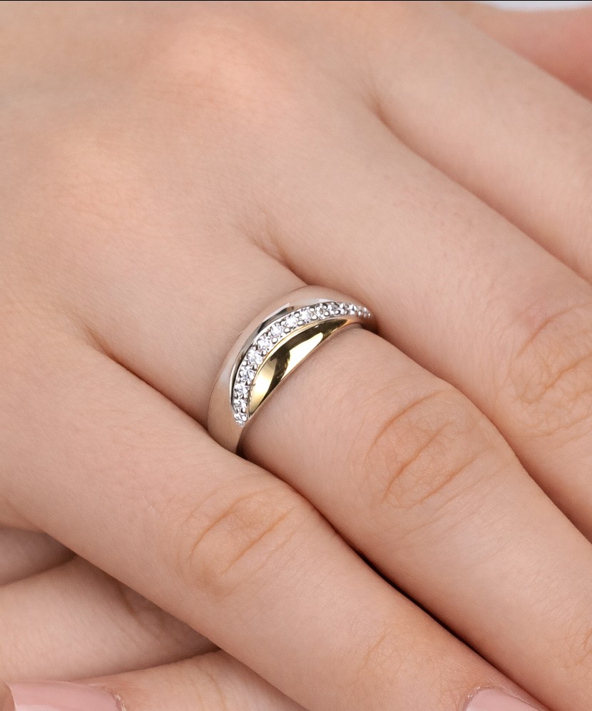 Apzeltīts sudraba gredzens ar cirkonijiem