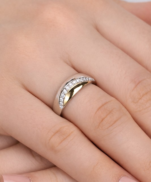 Apzeltīts sudraba gredzens ar cirkonijiem