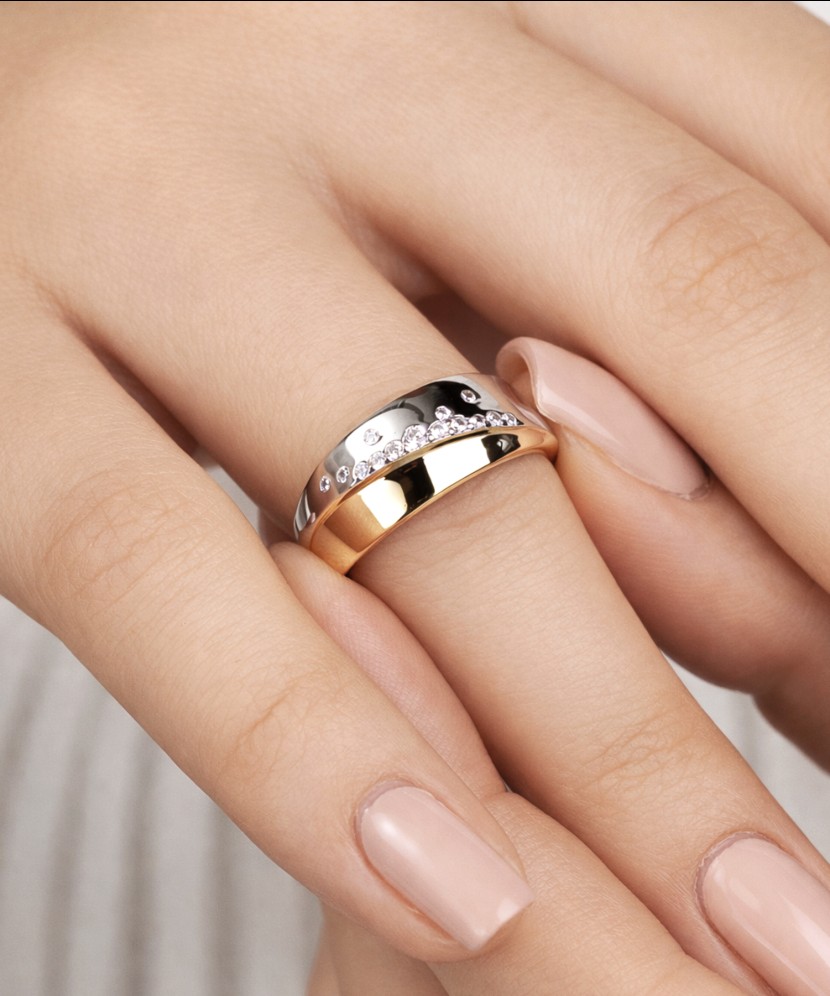 Apzeltīts sudraba gredzens ar cirkonijiem