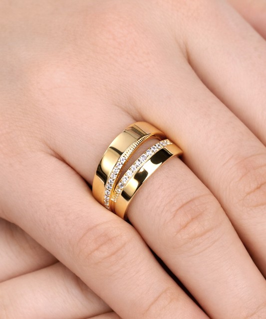 Apzeltīts sudraba gredzens ar cirkonijiem